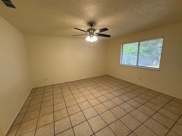 8045 Cannonwood Dr — Photo 16