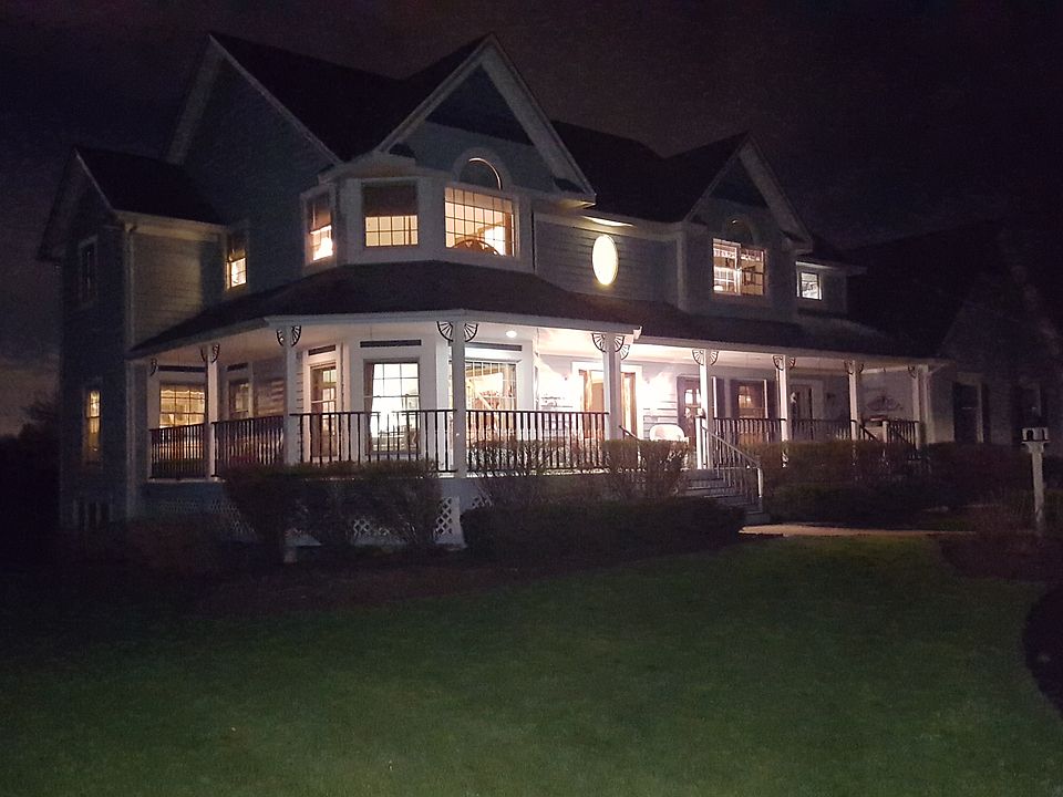 1st image of 27 Steeplechase Dr