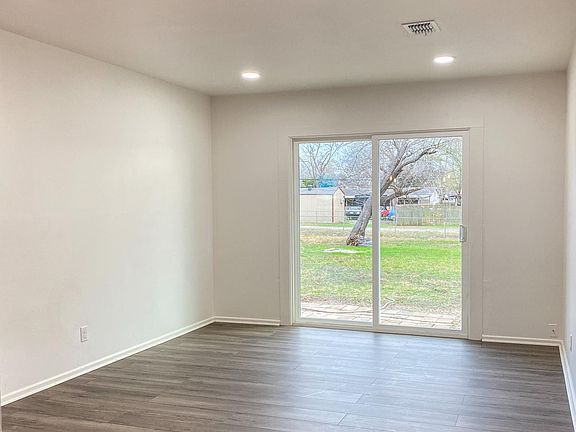 2nd image of 810 Utopia Ln