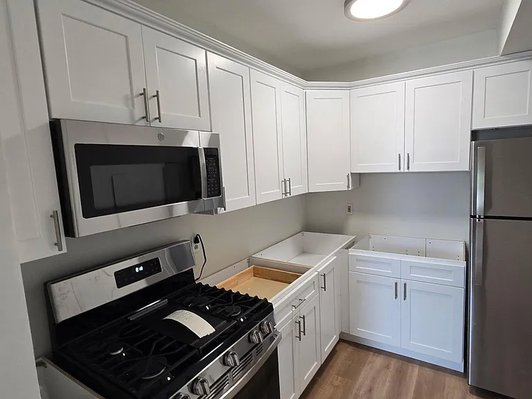 2661 Main St #6 — Photo 1