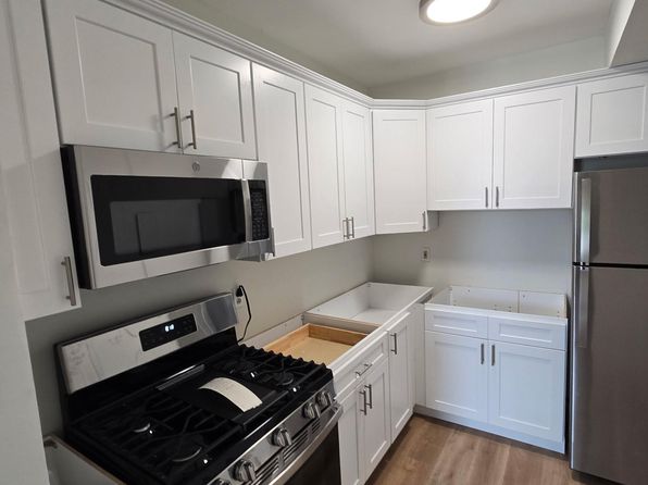2661 Main St #6