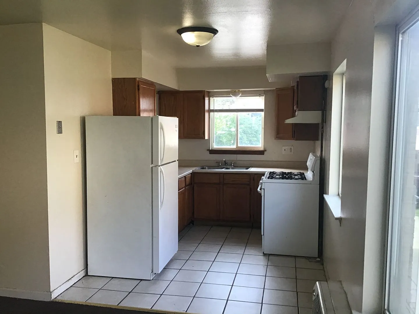 7811 W Hampton Ave — Photo 2