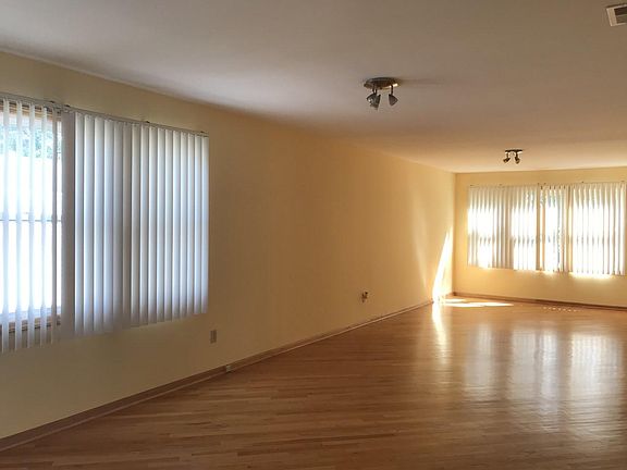 5th image of 6232 W Newport Ave