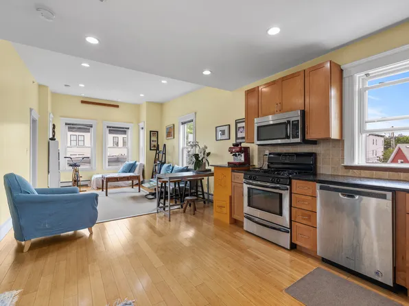 20 Village St #3, Somerville, MA 02143