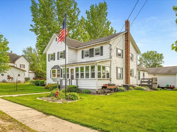 501 S Water St, Warren, IL 61087