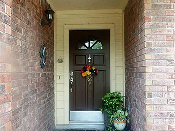 3rd image of 1143 Peachford Ln