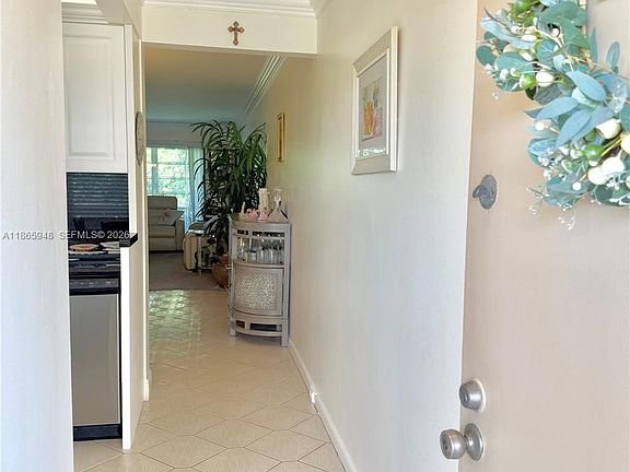 5th image of 2405 Antigua Cir APT M4