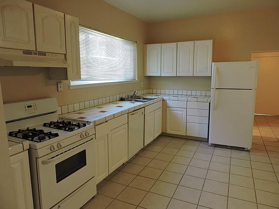 5th image of 1505 E St APT C