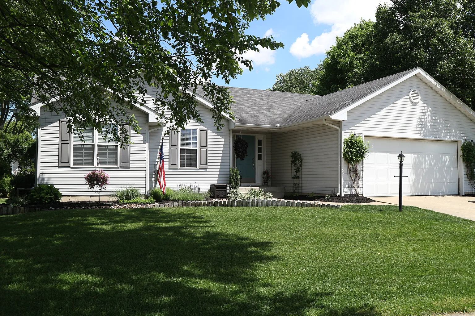 11403 Goldenview Dr photo 1