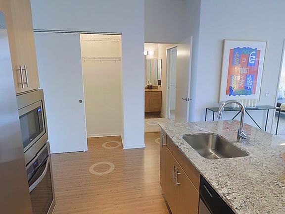 5th image of 180 E Illinois St #809