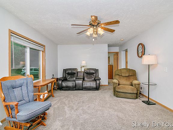 4th image of 9415 Winslow Dr