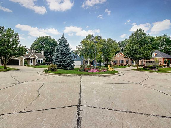 2nd image of 6045 S Meadow Ct