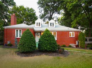 447 Greenhurst Dr, Pittsburgh, PA 15243
