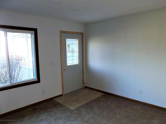 4th image of 414 McClintock St