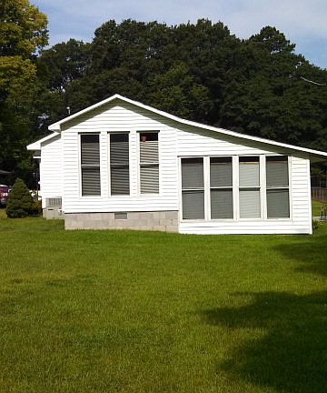 3rd image of 301 W 12th St