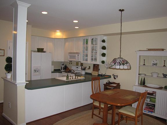 Kitchen & Breakfast Room