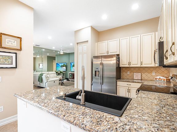 3rd image of 10905 Deer Park Lane