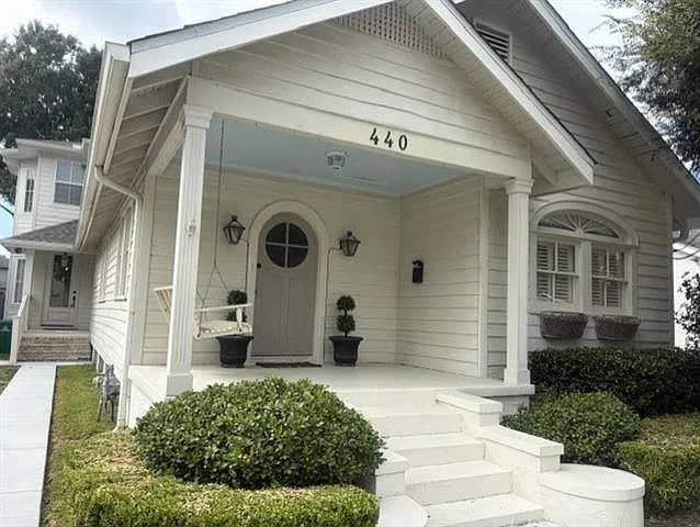 3 bed, 2.5 bath, 2800 sqft, $4,100 — Photo 2