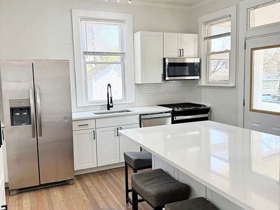 4th image of 6828 Kenton Ave