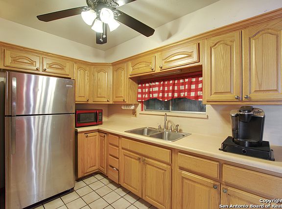 3rd image of 111 W Midcrest Dr