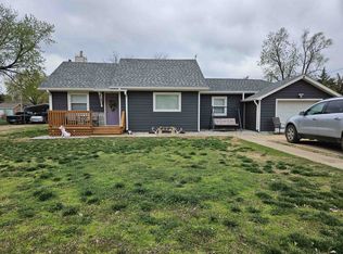 317 W 5th St, Solomon, KS 67480