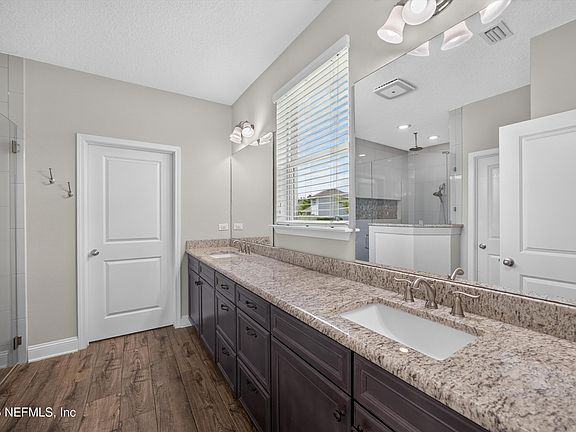 3rd image of 53 LUMEN Court