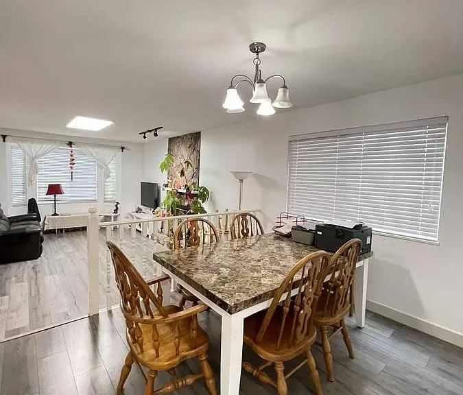 2900 Burton Ct — Photo 5