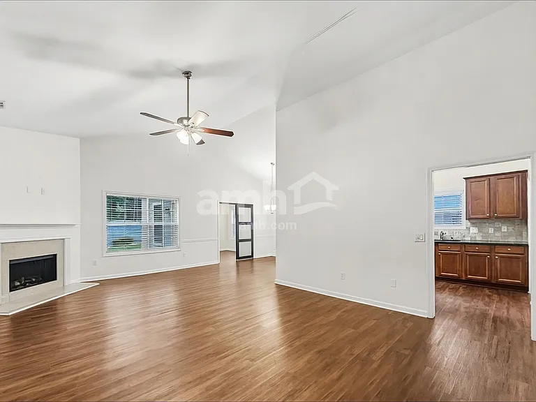 3227 Hideaway Ln — Photo 6