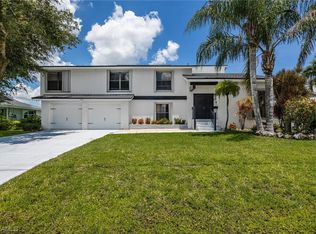 2005 SE 39th St, Cape Coral, FL 33904