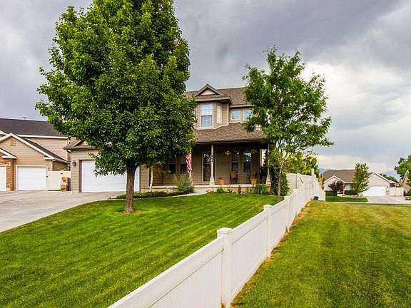 3rd image of 1884 N Thompson Pl