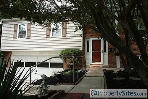 3rd image of 1936 Stockton Dr