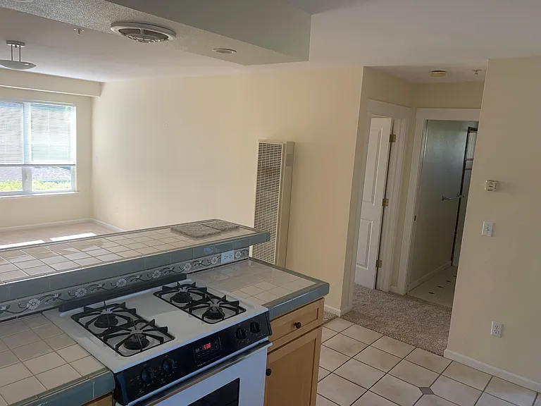 762 High St #B — Photo 8