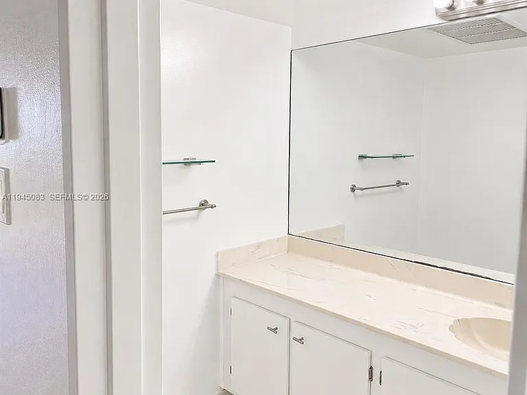 1650 NE 115th St #505 — Photo 12