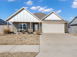 980 Hickory Meadows Ave, Springdale, AR 72762