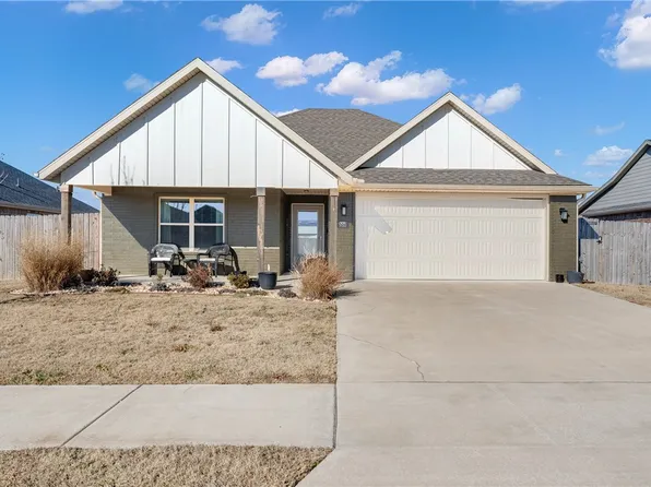 980 Hickory Meadows Ave, Springdale, AR 72762