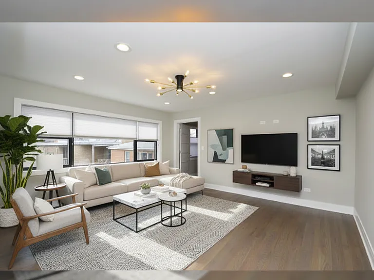 5710 N Hermitage Ave #204 — Photo 1