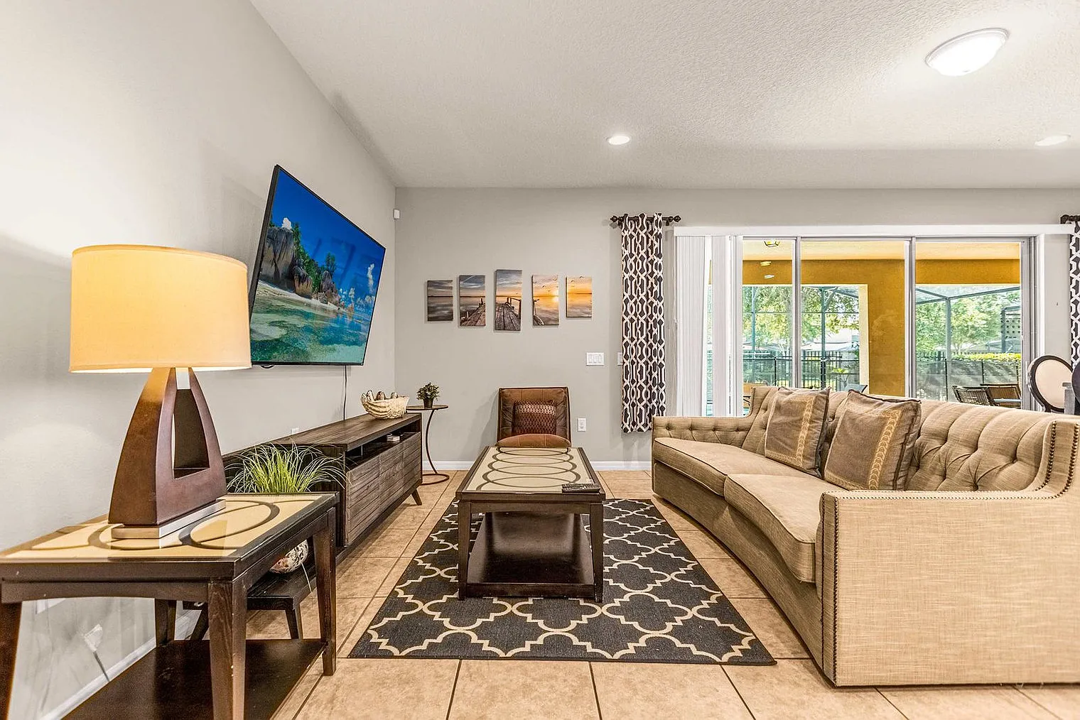 9 bed, 6.0 bath, 4380 sqft, $6,458 — Photo 1