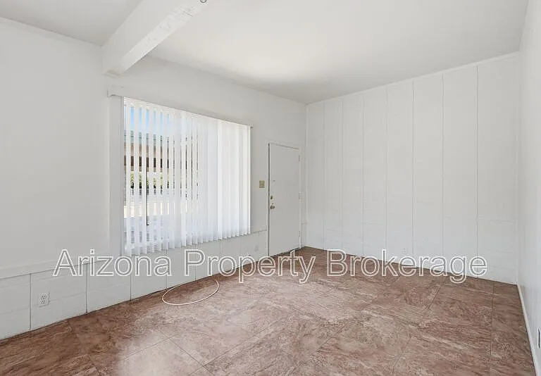 450 W 6th St #C — Photo 6