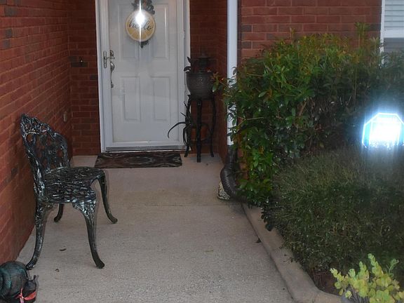 2nd image of 190 Trellis Cir