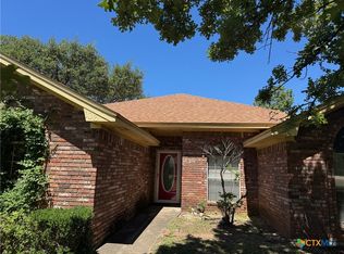 106 Chandler Ave, Gatesville, TX 76528