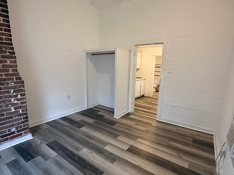 2306 E 2nd Ave #5 — Photo 3