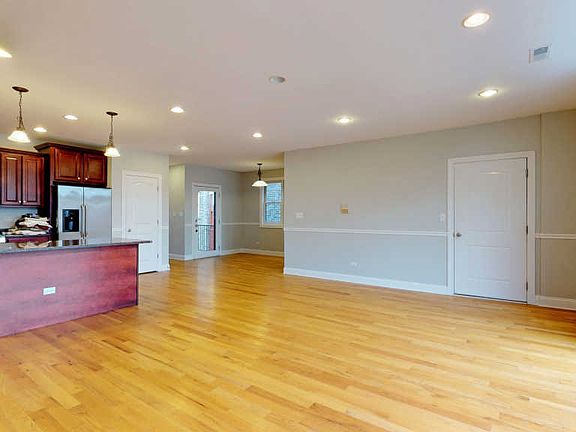 4th image of 4828 S Saint Lawrence Ave Unit 2