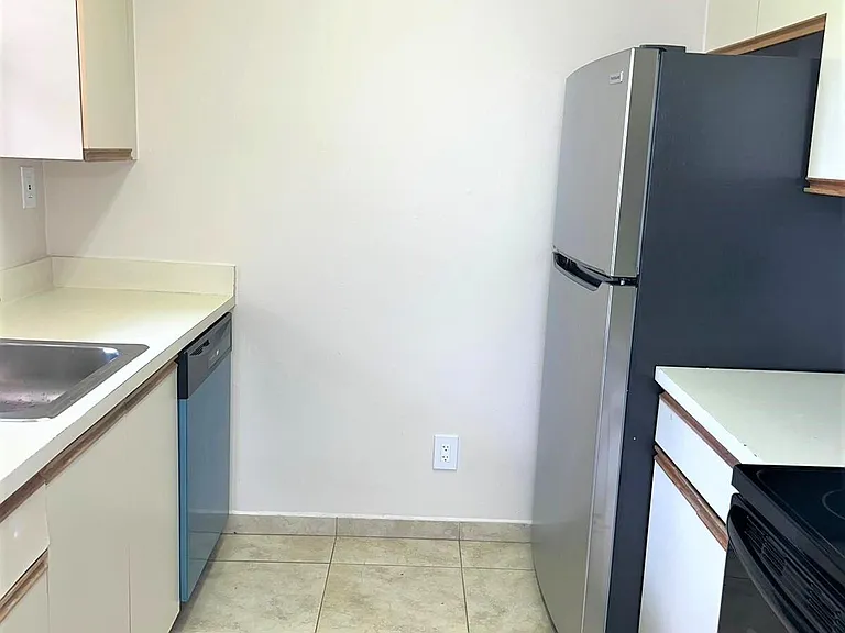751 Cypress Ln #L7 — Photo 5