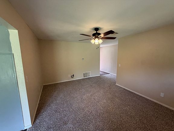 5th image of 2502 N Park Dr