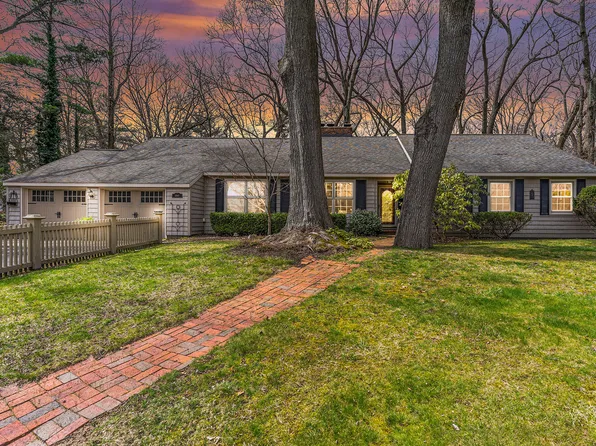 17887 N Fruitport Rd, Spring Lake, MI 49456