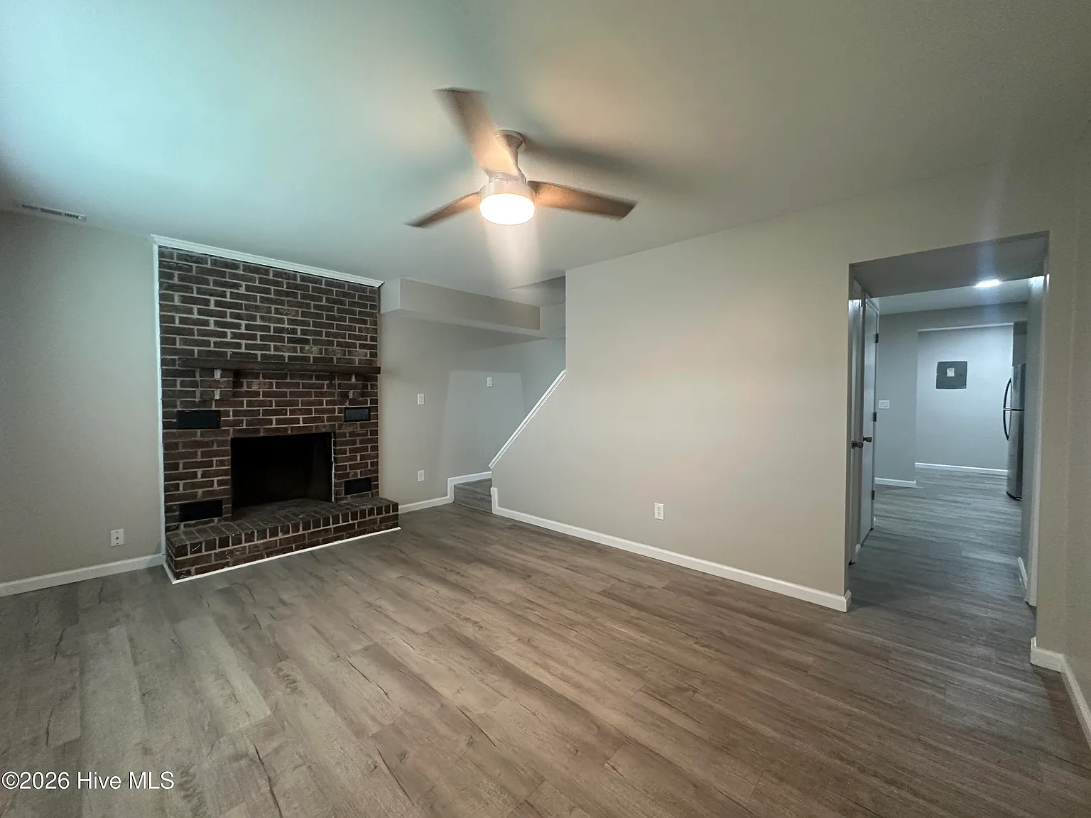 3 bed, 1.5 bath, 1160 sqft, $1,300 — Photo 4