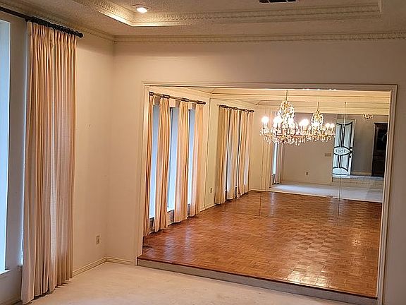 Formal Dining