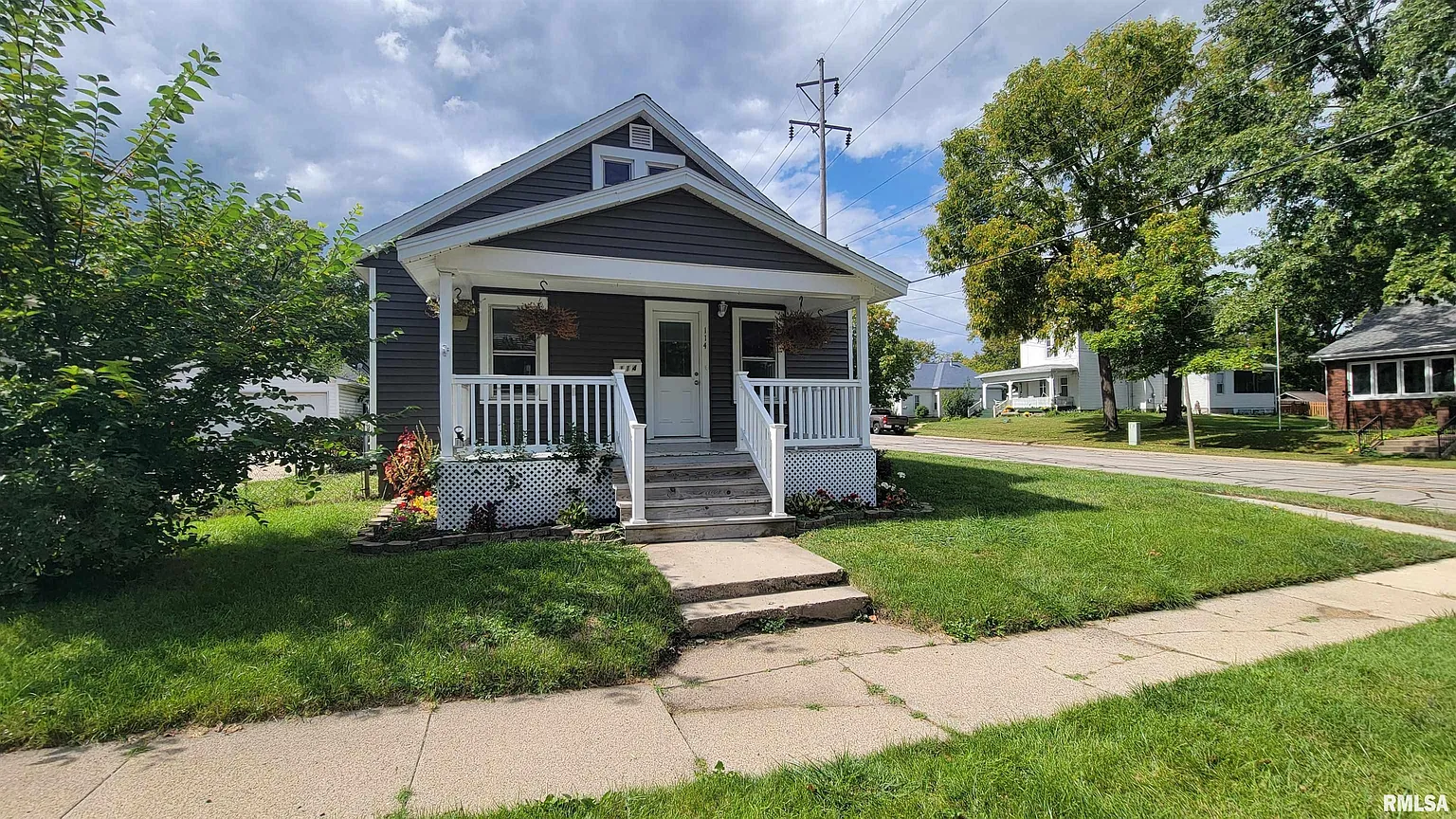 114 N Pine St photo 1