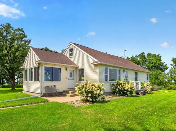 9321 105th Ave, Hayfield, MN 55940