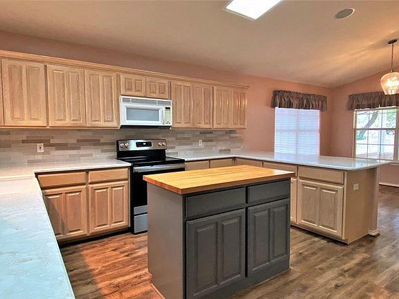 3rd image of 1208 Degrasse Dr